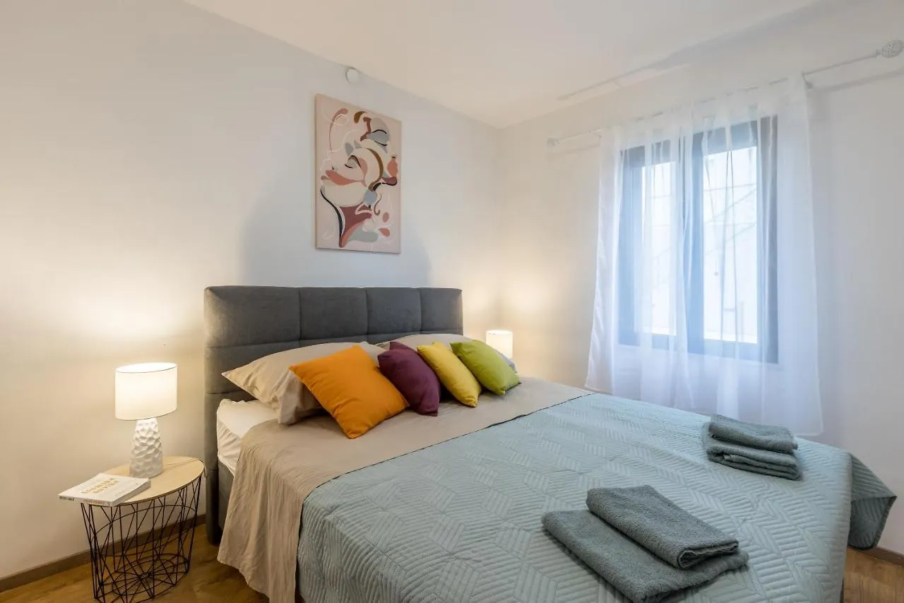 Apartment Lamasha Kaštela