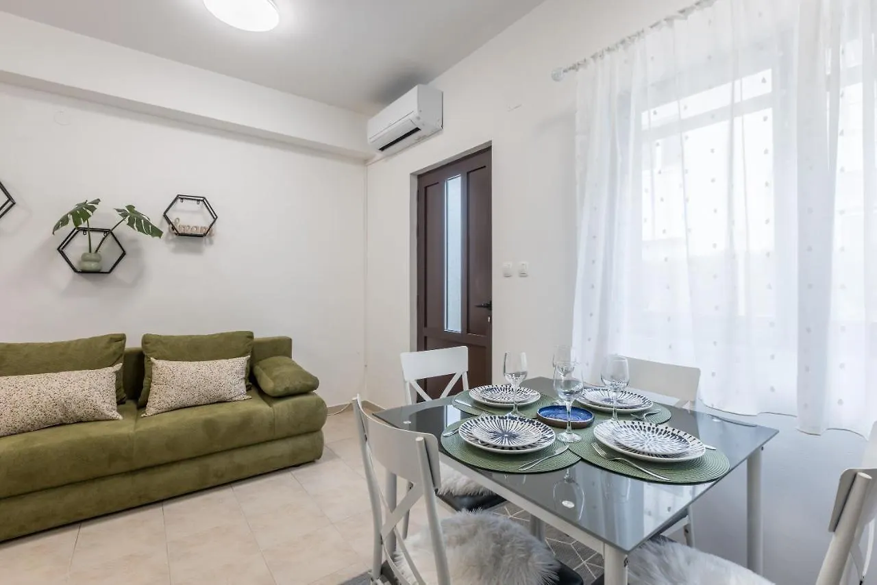 Apartment Lamasha Kaštela